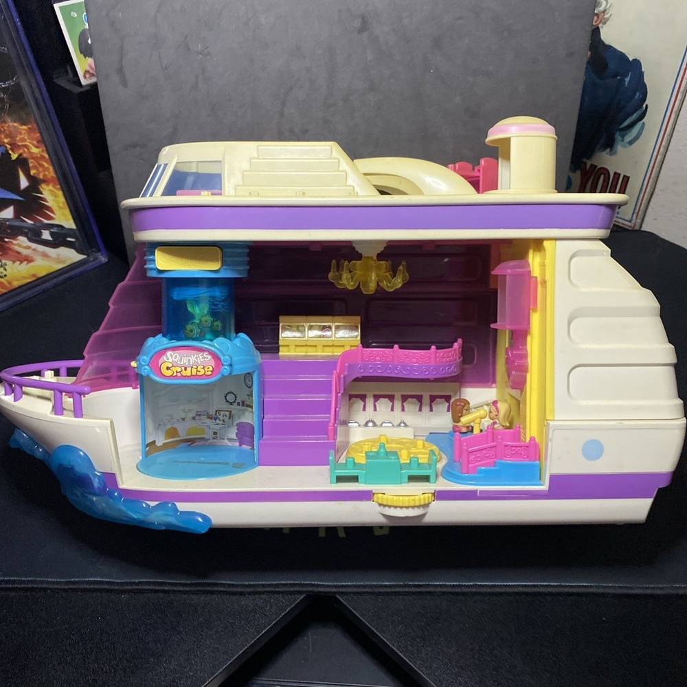 2011 SQUINKIES LIGHT UP CRUISE SHIP SURPRISE BOAT PLAYSET Nice